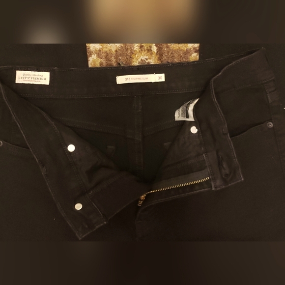 Levi's Black Jean - Picture 4 of 4